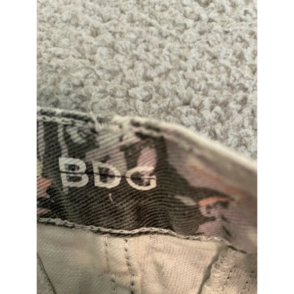 BDG Jeans Womens 27 Gray Pink Mom Jean High Rise Denim Cropped Floral 27X28 - Picture 3 of 9